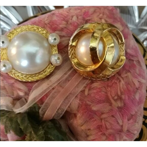 VINTAGE Faux Pearl Gold Clip-On Earrings Statement Bold Classic Mishmatch - Picture 2 of 12